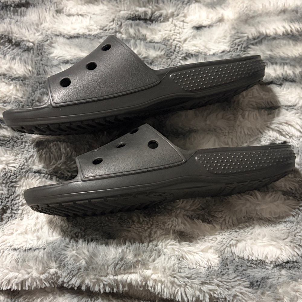 Black crocs slides - Picture 2 of 3